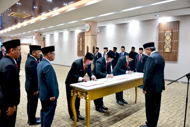 Lantik 8 Pejabat baru, Kepala BNPT Imbau Untuk Cepat Beradaptasi dan Optimalkan Upaya Pencegahan Jelang Lebaran