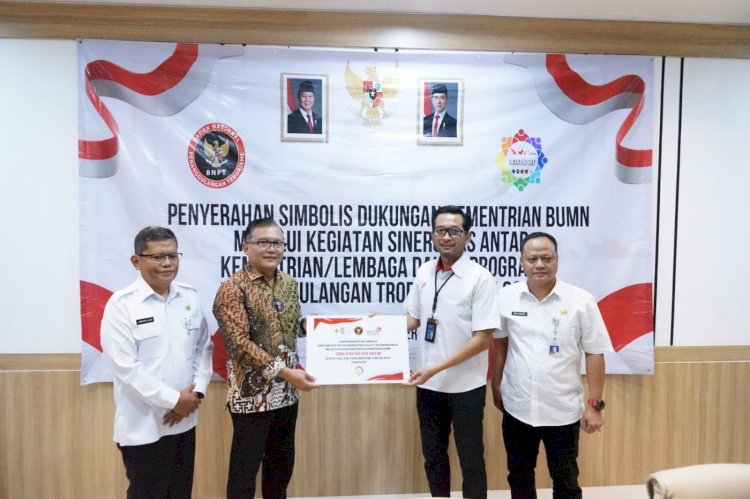 BNPT Berkolaborasi dengan Pemkab Bekasi Serahkan Bantuan dari Kementerian BUMN kepada Mitra Deradikalisasi di Wilayah Bekasi