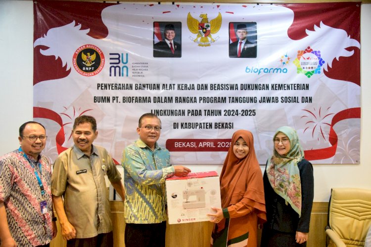 LAKSANAKAN SINERGI BERKESINAMBUNGAN, BNPT DENGAN KEMENTRIAN BUMN SERAHKAN BANTUAN KEPADA SASARAN DI BEKASI